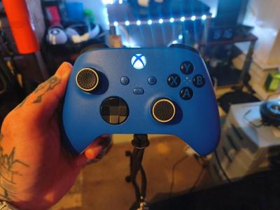 Xbox series x  1 TB one controller and cords - Thumbnail 2