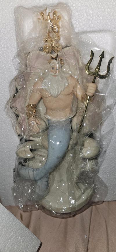 Disney Showcase Collection King Triton - Thumbnail 4