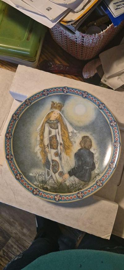 Theyre decorations declared glass plates - Thumbnail 2