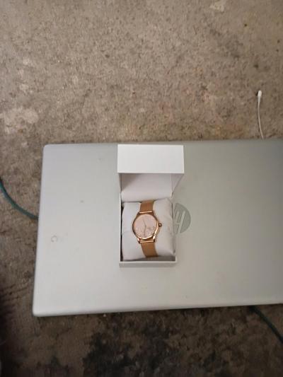 womens watchs - Thumbnail 3