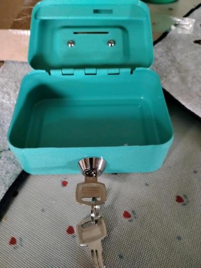 little lock box with 2 Keys - Thumbnail 2