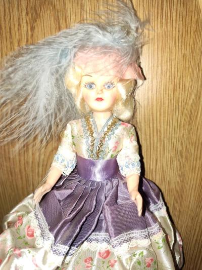 Madame Alexander dolls of the world collection 60s dolls - Thumbnail 7