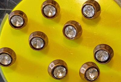 unique variety of vintage buttons - Thumbnail 2