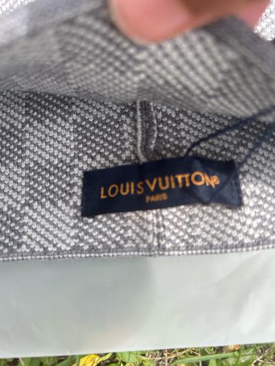 Authentic Louis Vuitton LV Knit Beanie  Grey Monogram - Thumbnail 4