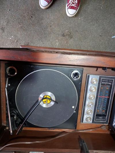 Admiral record player cabinet - Thumbnail 3