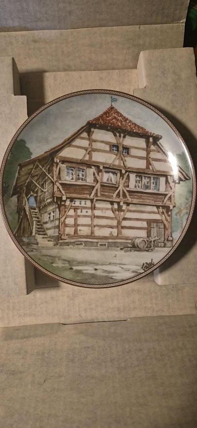 Theyre decorations declared glass plates - Thumbnail 6