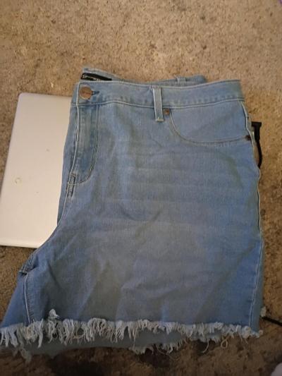 Womens plus size shorts There a size 24 - Thumbnail 3