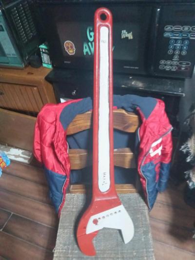 3 industrial size wrenchs - Thumbnail 2