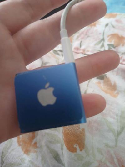 Apple IPod Shuffle - Thumbnail 3
