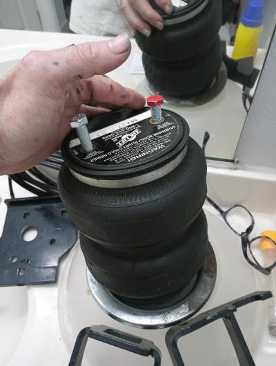air bag suspension I only have one its new - Thumbnail 3
