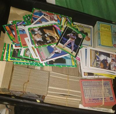 lot of over 5000vintage baseball cards 60s 70s 80s 90s 2000s - Cleveland, Texas