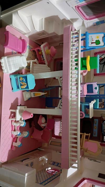 vintage dollhouse with accessories - Thumbnail 3