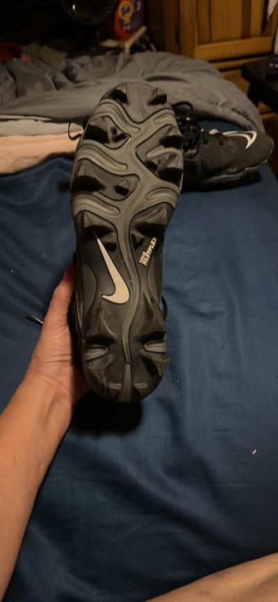 size 9 Nike Alpha Menace 3 Football Cleats