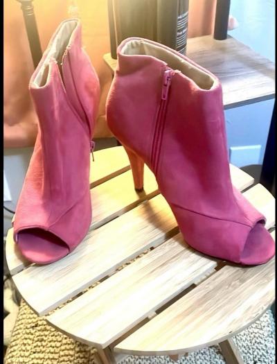 Shoe Dazzle Womens Fuchsia 35 Peep Toe Heels Suede Size 8