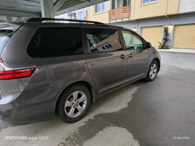Toyota Sienna 2016 - Thumbnail 2