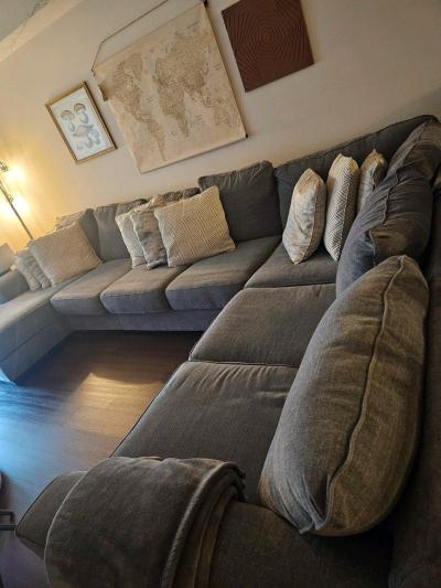 Ashley Castano 5Piece Gray Sectional Sofa w Chaise - Thumbnail 6