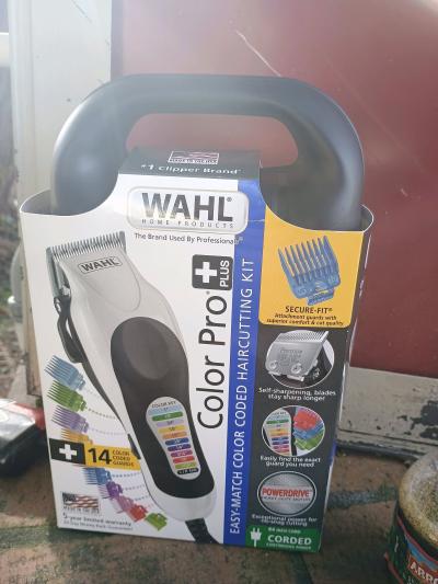 Wahl color pro plus hair cutting kit brand new - Thumbnail 2