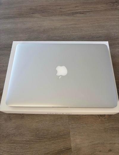 MacBook works - Thumbnail 1