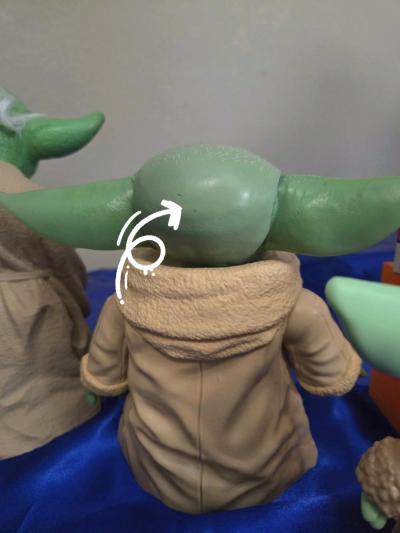 4 STAR WARS FIGURES - Thumbnail 8