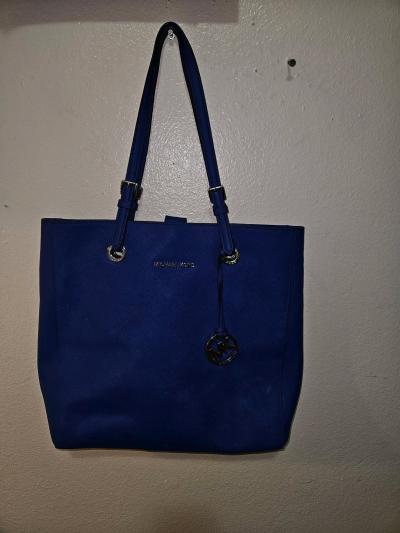 Michael kors purse - Thumbnail 2