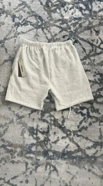 Essential shorts - Thumbnail 2