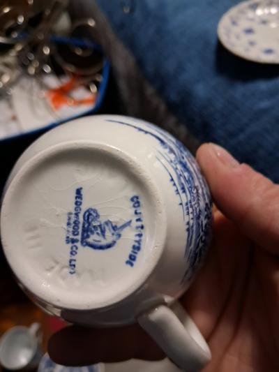 various vintage teapots and accesories - Thumbnail 11