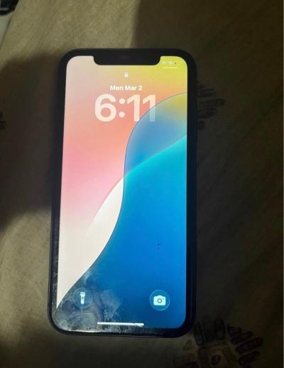 iPhone 11 - Thumbnail 2