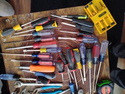 just a big lot of screwdrivers pliers and random stuff - Thumbnail 5