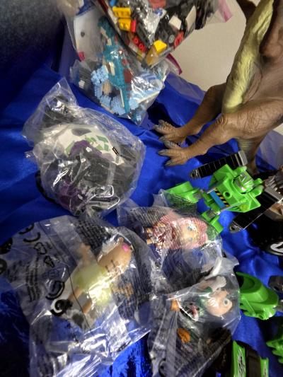 TOY LOT - Thumbnail 4