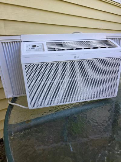 LG Adjustable Width Window Air Conditioner Unit - Thumbnail 3