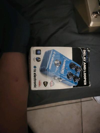 guitars and accessories - Thumbnail 3