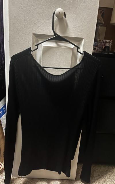 Black VNeck Top - Thumbnail 2
