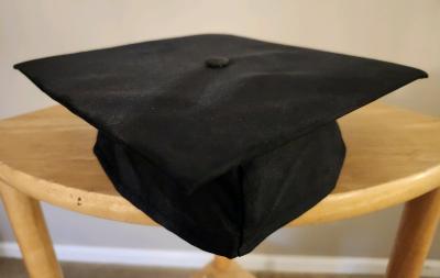 Masters Status Graduation Cap and Gown - Thumbnail 4