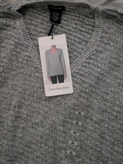 Calvin Klein long sleeve sweater - Thumbnail 2