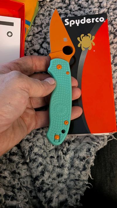 spyderco knife - Thumbnail 2
