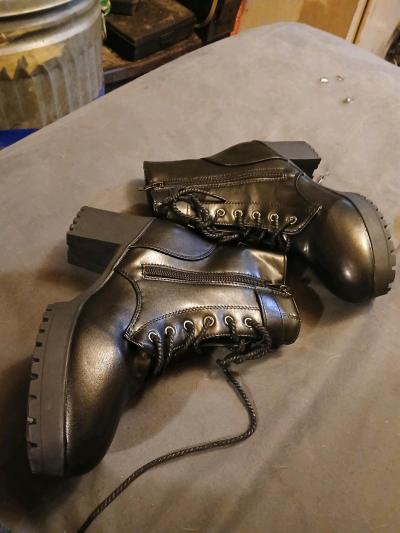 women size 8 Boots