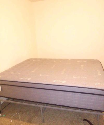 Queen size 14 inch mattress bed frame included - Thumbnail 2
