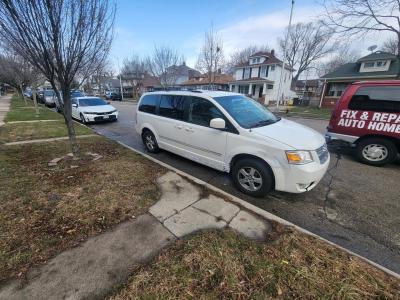 minivan - Thumbnail 2