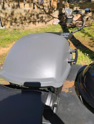Weber Electric 2400 with cart - Thumbnail 9