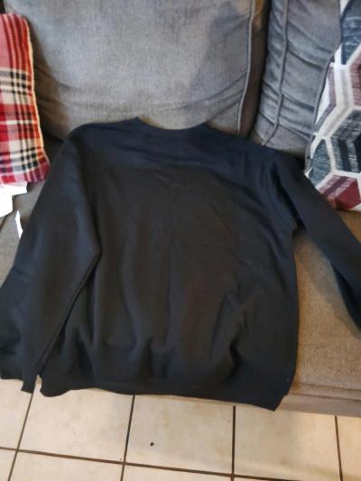 black  sweatshirt medium - Thumbnail 2