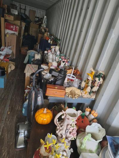 garage sale - Thumbnail 9