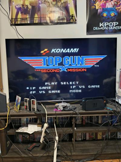 2 Nintendo NES consoles with controllers zapper gun and 11 g - Thumbnail 8