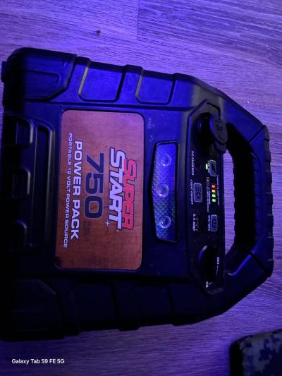 750 amp power battery jumperer New from OReileys Super brand - Thumbnail 3