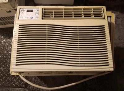 BIG USED GM WINDOW AIR CONDITIONER - Thumbnail 2