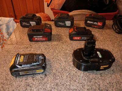 mix of tools and power tools - Thumbnail 6