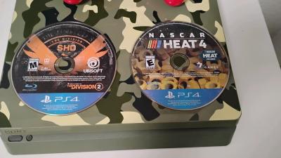 a PlayStation 4 edition with games - Thumbnail 2