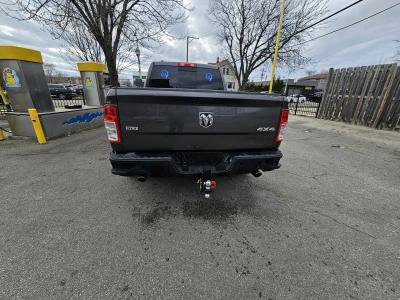 2019 Dodge Ram 1500 quad cab - Thumbnail 4