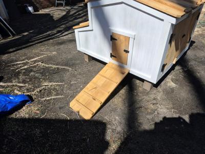 4x4x3 chicken coop - Thumbnail 3
