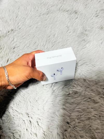 AirPods Pro 3 - Thumbnail 2