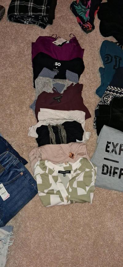 Huge lot of clothes size Mto XL - Thumbnail 6